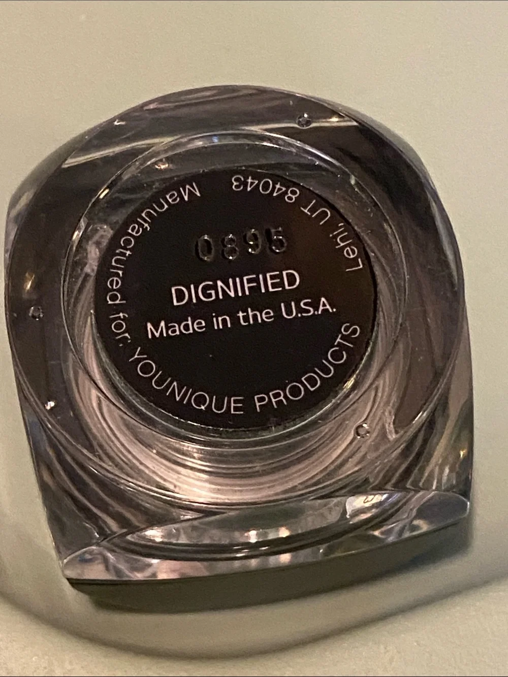 Younique Shimmer Pigment - deep green Dignified